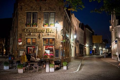 Gruuthuse Hof - The 6 Best Places to Eat and Drink in Bruges, Belgium Belgium Bruges, Chocolate Shops, Chocolate House, In Bruges, Belgian Beer, Bruges Belgium, Waffle House, Local Brewery, Okinawa Japan