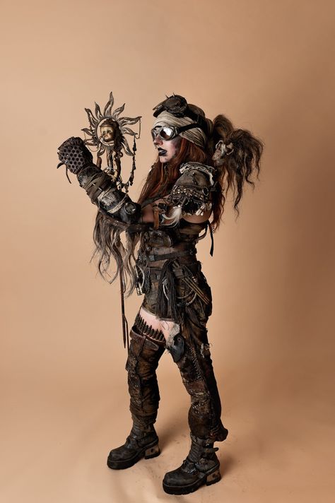 Wasteland Outfit, Mad Max Furiosa, Apocalyptic Costume, Mad Max Costume, Apocalypse Fashion, Idea Craft, Wasteland Warrior, Woman Mechanic, Female Costume