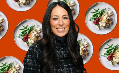 Get Creative and Cozy with Joanna Gaines’s Friendsgiving Casserole Joanna Gaines Thanksgiving, Friendsgiving Casserole, Unique Holiday Recipes, Thanksgiving Casserole Recipes, Joanna Gaines Recipes, Thanksgiving Casserole, Corn Casserole Recipe, Cranberry Sauce Recipe, Cooking Chicken To Shred