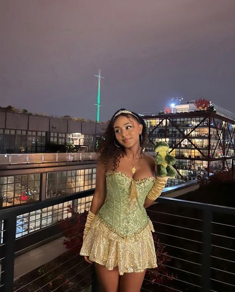 Black girl princess tiana halloween costume Princess Tiana Halloween Costume, Costumes Black Women, 15 Birthday Dresses, Princess Tiana Costume, Tiana Costume, Princess Halloween Costume, 15 Birthday, Pretty Halloween Costumes, Pretty Halloween