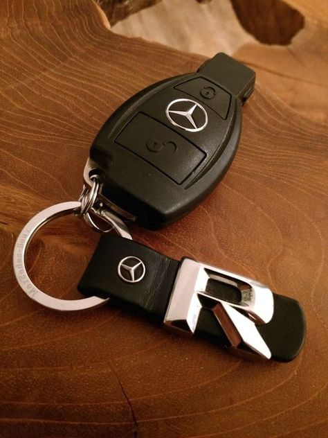 My Car Aesthetic, Aesthetic Car Keys, Car Keys Aesthetic, Keys Aesthetic, Truck Videos, Skins Aesthetic, Mercedes Wallpaper, Key Decorations, Big Machines