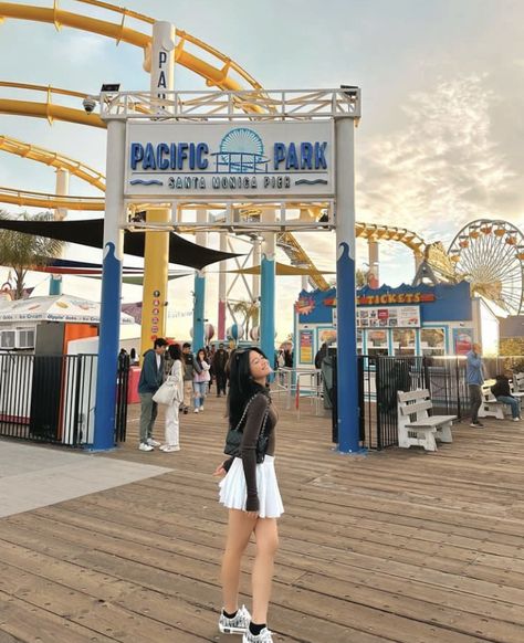 Santa Monica Pier Outfit, Santa Monica Outfit, Pier Outfit, Santa Monica Pier, Casual Winter Outfits, Winter Casual, Santa Monica, Cali, Winter Outfits