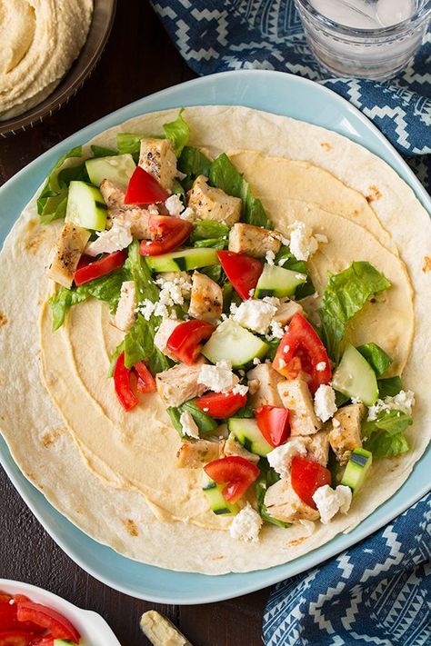 Chicken Hummus Wrap, Giant Taco, Interesting Meals, Chicken Hummus, Chicken Cucumber, Pasti Fit, Greek Grilled Chicken, Hummus Recipes, Fresh Eating