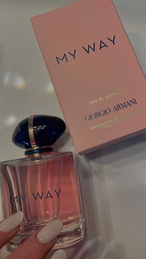 My Way Perfume Aesthetic, Best Parfum, My Way Perfume, My Way Giorgio Armani, Kate Spade Perfume, Giorgio Armani Perfume, Armani My Way, Perfume Smells, Armani Perfume