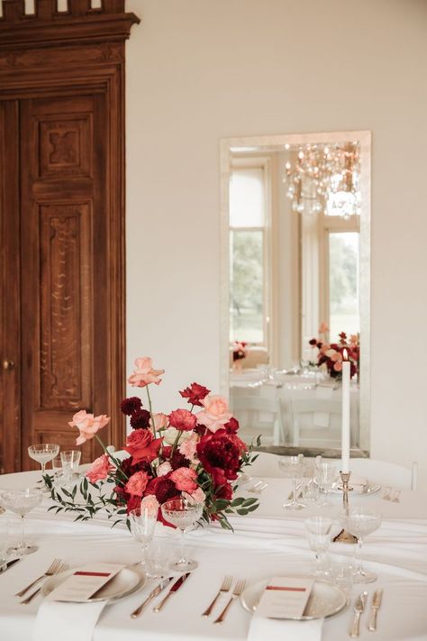 Pink And Red Floral Centerpieces, Pink Table Flowers Wedding, Pink Red Centerpieces, Red And Pink Flower Centerpieces, Red And Cream Flower Arrangements, Pink And Red Wedding Table Setting, Red And Blush Wedding Centerpieces, Red Pink Black And White Wedding, Red Flower Table Decorations