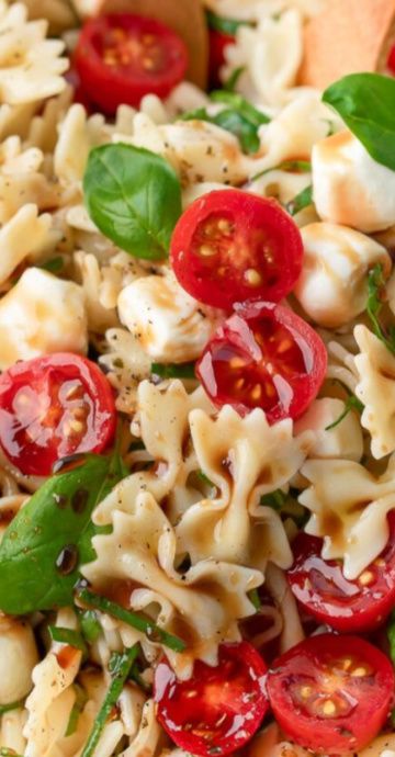 caprese pasta salad Pasta Tomato Salad, Cavatappi Pasta Salad Recipes, Best Caprese Pasta Salad, Fancy Pasta Salad, Pasta Caprese Salad, Caprese Salad Pasta, Easy Cold Pasta Salad, Penne Pasta Salads, Caprese Pasta Salad Recipes