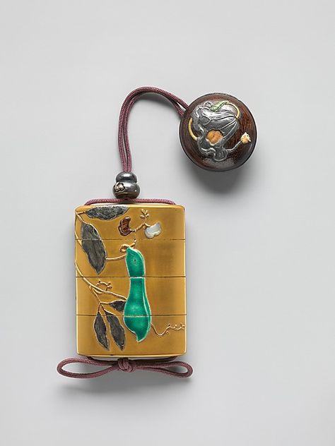 Case (Inrō) with Design of Bean Vine, by Hanzan MOCHIZUKI (Japanese, 1743–?1790), Edo period (1615–1868), 18th century, Case: powdered gold (maki-e) on lacquer with ceramic, lead, and mother-of-pearl inlays; ceramic seal on base; Netsuke: lacquer with design of lotus leaf and caterpillar in lead and ivory inlays, H.7.6; W. 5.5; D.2 cm ©The Metropolitan Museum of Art #Inro, #Urushi, #Laque, #Japon, #Lacquer, #Japan Ceramic Seal, Japanese Inro, Japanese Lacquer, China Image, Japan Crafts, Traditional Japanese Kimono, Japanese Characters, Lotus Leaf, Classic Image