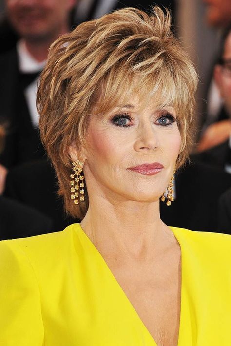 Feathered Pixie #pixie ❤️ Jane Fonda hair looks are nothing but a guide to reaching style perfection. How about styles and cuts that take years off? Dive in! Youthful short haircuts for older women, chic long hairstyles for ladies over 50, awesome fresh takes at Jane Fonda’s 1960s and 70s looks, and lots of cool ideas to try in 2019 are here! ❤️ #lovehairstyles #hair #hairstyles #haircuts Jane Fonda Hairstyles, Short Hairstyles Over 50, Haircut For Older Women, Hairstyle Gallery, Penteado Cabelo Curto, Jane Fonda, Hairstyles Over 50, Modern Hairstyles, Short Hair With Layers