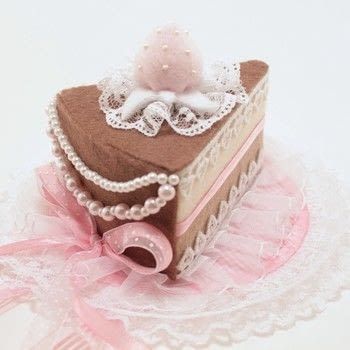 Sweet Lolita Strawberry Cake Hat/Head Piece · How To Make A Cake Hat · Sewing and No-Sew on Cut Out + Keep Cake Hat, Strawberry Vanilla Cake, Strawberry Cake Filling, Chocolate And Vanilla Cake, Felt Cake, Cake Accessories, Felt Food, Pink Cake, Pink Hat