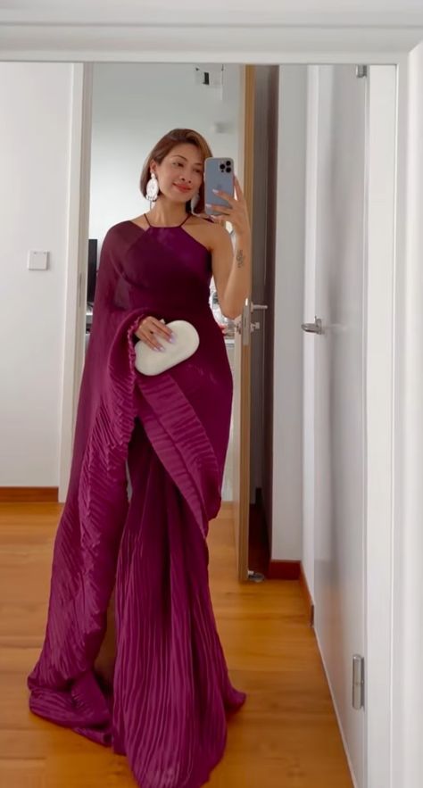 Wine Colour Saree For Farewell, Bling Prom Dresses, Farewell Sarees, Farewell Dresses, Wine Colour, Dresses Traditional, Instagram Collage, Royalty Aesthetic, Party Sarees