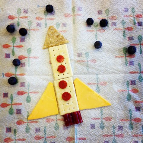 Rocket snack for space theme Outer Space Crafts For Kids, Space Snacks, Outer Space Activities, Outer Space Crafts, Space Theme Preschool, Theme Snack, Space Lessons, Space Preschool, Space Crafts For Kids