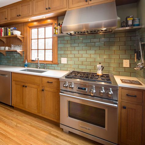 Craftsman Backsplash Kitchen, Craftsman Style Kitchen Cabinets, Kitchen Dining Room Remodel, Craftsman Aesthetic, Modern Craftsman Kitchen, Craftsman Style Kitchens, American Bungalow, Craftsman Style Kitchen, Stainless Appliances Kitchen