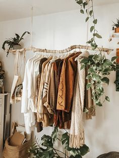 Clothing Rack Bedroom, Closet Idea, Industrial Style Decor, Tiny Apartments, Diy Storage Cabinets, Luxurious Bedroom, Hallway Ideas Colour, Cozy Autumn, Diy Storage Furniture