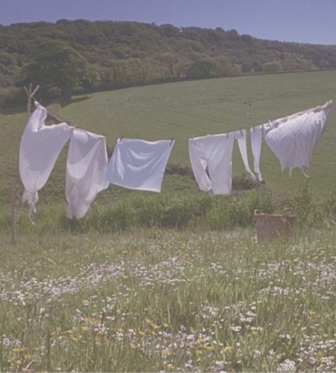 Hang Laundry To Dry, Laundry Line Aesthetic, Drying Clothes Outside Aesthetic, Laundry Aesthetic, Aesthetic Laundry, Outdoor Aesthetic, Laundry Drying, Washing Line, Slow Life