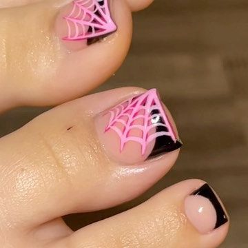 Spiderweb Toenail Design, Gothic Pedicure Ideas, Manicure Ideas Halloween, Spider Web Toe Nail Art, Spooky Pedicure Ideas, Goth Toe Nail Designs, Goth Pedicure Ideas, Spiderweb Pedicure, Pedicure Ideas Halloween