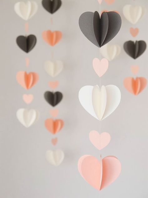 Katharina sagt…Jede Party braucht Herzen! StudioStories. likes this. Diy Garland Paper, Paper Heart Garland, Saint Valentin Diy, Handmade Charlotte, Diy Garland, Paper Heart, Paper Hearts, Valentine's Day Diy, Valentine Day Crafts