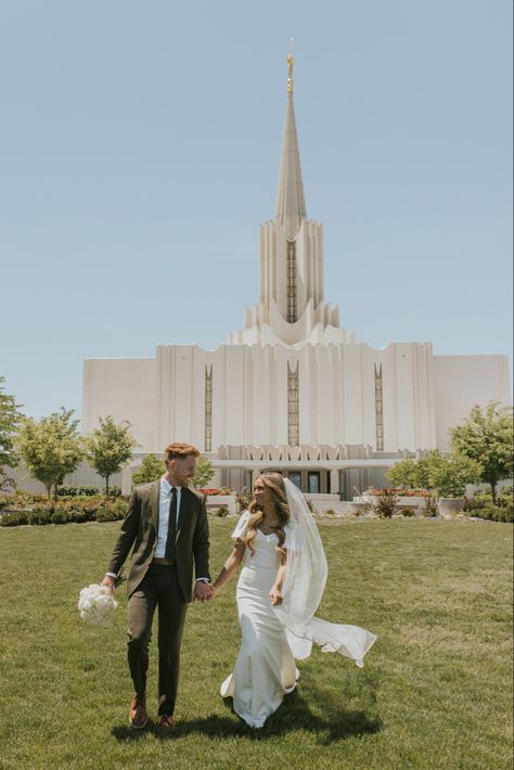 Modern Lds Wedding Dress, Wedding Dresses Modest Lds, Lds Temple Wedding Pictures, Lds Wedding Photos, Lds Wedding Reception, Lds Wedding Dresses, Mormon Wedding Dresses, Jordan River Temple, Lds Temple Wedding Photography