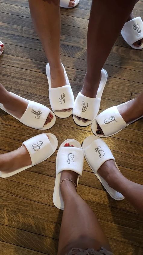 Spa Night Party, Slippers Wedding, Spa Party Favors, Kids Spa Party, Bachelorette Inspo, Bridesmaid Slippers, Slippers Kids, Flower Girl Robes, Kids Spa