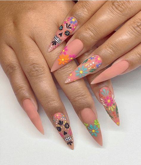 September 16 Mexico Nails, Hispanic Heritage Nail Design, Day Of The Dead Nail Ideas, Dia Los Muertos Nails, Coco Inspired Nails, Mexican Halloween Nails, Day Of The Dead Nails Acrylic, Catrina Nails Design, Mexican Print Nails