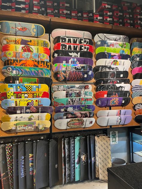 #skateboard #skatedeck #walldecoration Skateboard Display Wall, Skateboard Display, Skateboard Storage, Skateboard Collection, Supreme Store, Skateboard Room, Skateboard Rack, Custom Skates, Skateboard Wheel