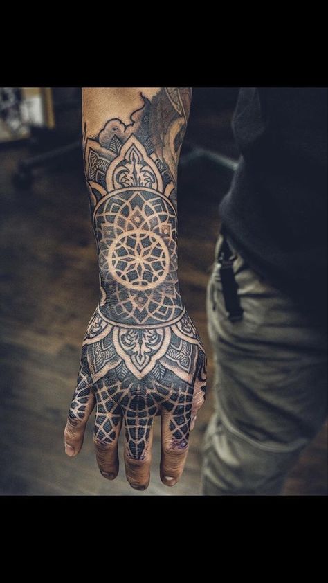 Geometric Throat Tattoo, Geometric Tattoo Hand, Fist Tattoo, Geometric Tattoo Sleeve Designs, Mangas Tattoo, Mandala Hand Tattoos, Geometric Sleeve Tattoo, Tato Henna, Hand And Finger Tattoos