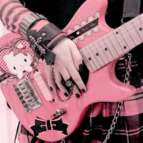 Pink Grunge Aesthetic, Gitar Vintage, Hello Kitty Guitar, Pink Emo, Red Electric Guitar, Red Guitar, Pink Guitar, Pastel Punk, Pink Goth