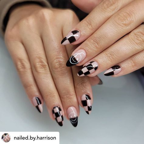 Rock N Roll Nail Ideas, Rock Chic Nails, Rock N Roll Nail Art, Nails For Rock Concert, Tiktok Nails Designs, Fun Concert Nails, Skater Nails Aesthetic, Rock N Roll Nails Designs, Rock Band Nails