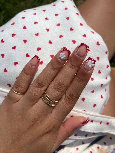 White Flower Nails Short, Gel Nails Red Short, Hibiscus Flower Nails Red French Tip, Red And White Gel Nails Short, Red French Tip Nails With Flower, Short French Tip Nails With Flowers, Short Square Acrylic Nails Hibiscus Flower, Short Nails With Hibiscus Flower, Short Nails Hibiscus Flower