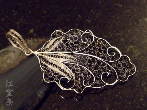 jewelry with filigree | Silver filigree pendant by Erena71 Filigrana Jewelry, Diy Pearl Necklace, Arte Quilling, Wire Jewelry Patterns, Quilled Jewellery, Rings Style, Handmade Silver Jewellery, Wire Wrapped Jewelry Tutorials, Cleaning Silver Jewelry