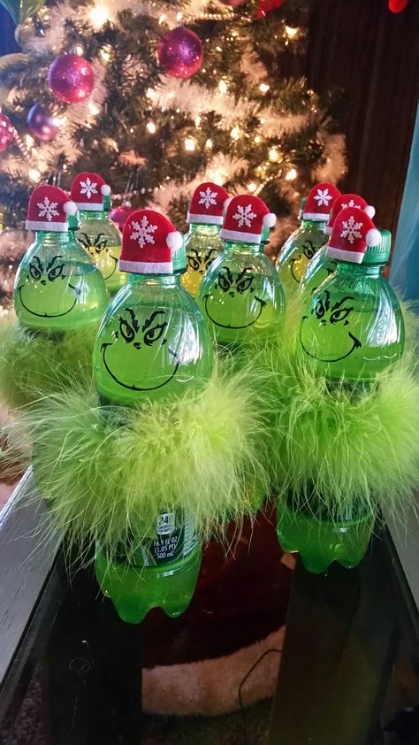 Grinch Pop Bottles Merry Grinchmas! Themed Christmas Party Ideas, Grinch Themed Christmas Party, Grinch Themed Christmas, Themed Christmas Party, Christmas Party Ideas For Teens, Christmas Party Ideas, Grinch Christmas Party, Adult Christmas Party, Whoville Christmas