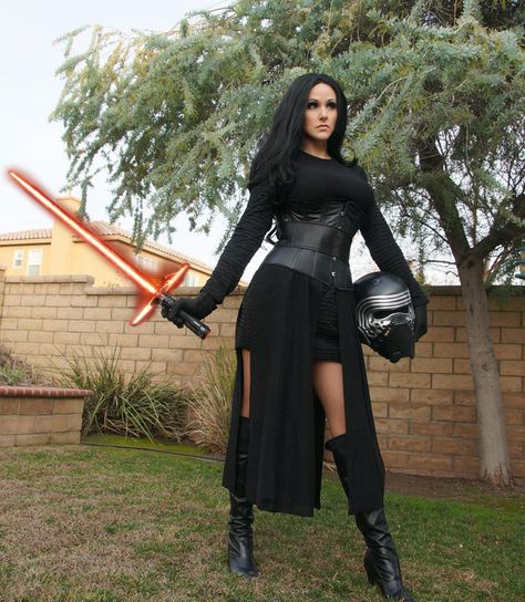 37 Weird, Wild, and WTF Pics For You To Enjoy - Funny Gallery Star Wars Women Costume, Kylo Ren Halloween Costume, Kylo Ren Outfit, Kylo Ren Costumes, Sith Costume, Kylo Ren Cosplay, Sith Cosplay, Disfraz Star Wars, Star Wars Halloween Costumes