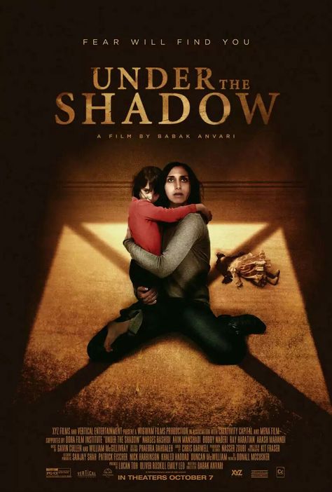 Under the Shadows (2016) Shadow Poster, Shadow Film, The Babadook, Film Horror, Under The Shadow, Good Movies To Watch, The Shadow, Scary Movies, Hd Movies