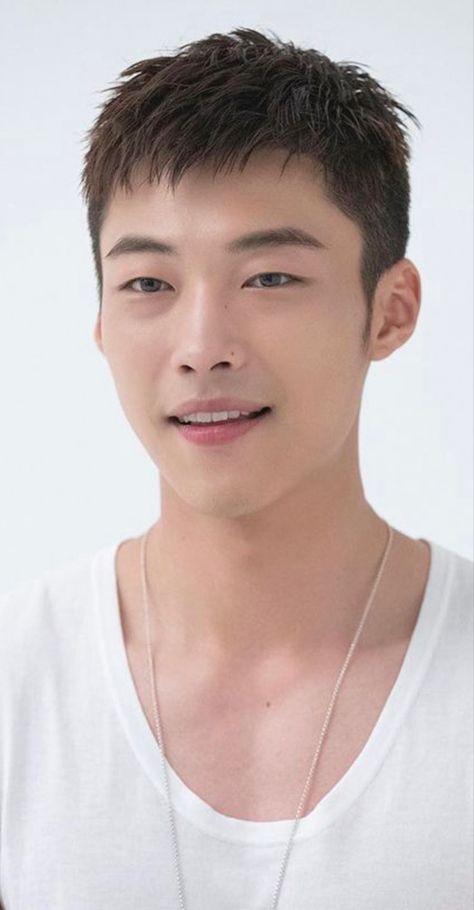 Korean Man Haircut Short, Korean Men Haircut, Korean Boy Hairstyle, Woo Do Hwan, Asian Man Haircut, Korean Men Hairstyle, Mens Haircuts Short Hair, Korean Male Actors, Asian Haircut