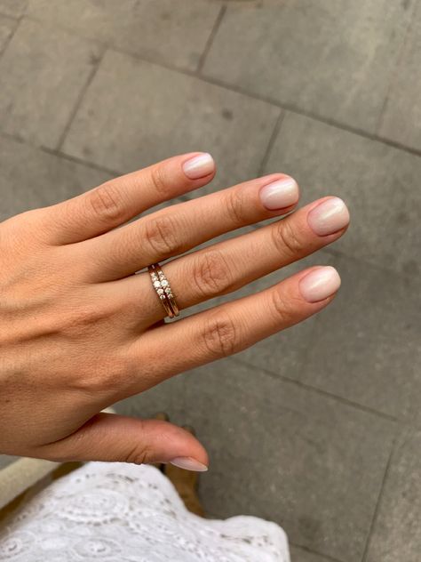 Haily Biber Short Nails, Hailey Baldwin Nails, Glazed Donut Nails, Donut Nails, Glazed Donut, Donut Glaze, Hailey Baldwin, Short Nails, Pretty Nails