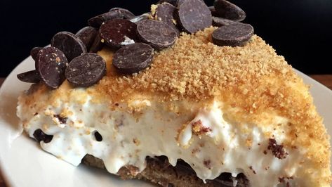 In the popular S'Mores Pie served at Honeypie Cafe, four layers each offers a distinctive flavor and texture. Together, they're pure dessert decadence. Smores Treats, Baked Graham Cracker Crust, Smores Maker, Chocolate Decadence, Smores Pie, Chocolate Pieces, Chocolate Garnishes, Pies Maker, Bakery Desserts