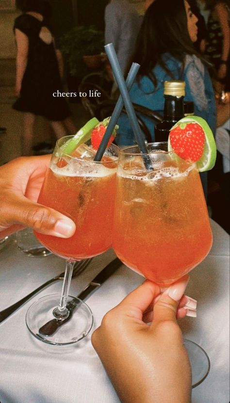 Cocktail Aesthetic Night, Aesthetic Cheer, Cheer Couples, Cute Cocktails, Couples Hands, Goals Vision Board, Cocktail Aesthetic, Strawberry Cocktail, Strawberry Drink