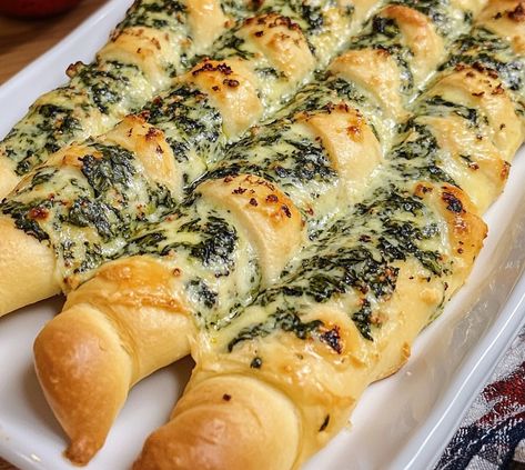 Spinach Dip Breadsticks, Spinach Filling, Spinach Bread, Creamy Spinach Dip, Ranch Dipping Sauce, Refrigerated Pizza Dough, Cheesy Spinach, Dairy Free Alternatives, Bread Bowl