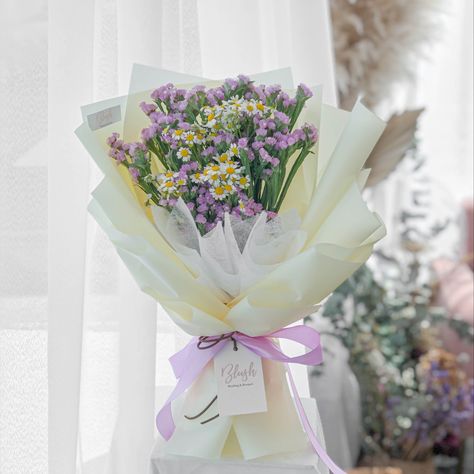 College Graduation Flowers Bouquet, Statice Bouquet, Chamomile Bouquet, Graduation Flowers Bouquet, Graduation Flowers, Online Florist, Boquette Flowers, Ipoh, Dried Flower Bouquet