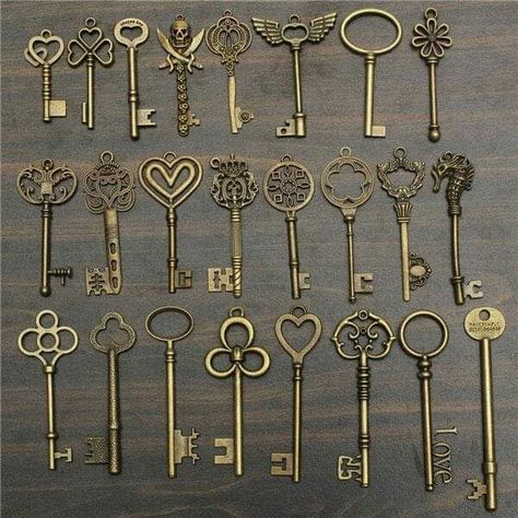 Key Crafts, Key Charms, Old Keys, Vintage Key, Antique Keys, Key Jewelry, Vintage Keys, Key To My Heart, Accessories Jewelry