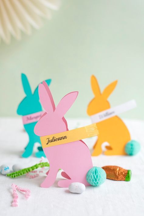 Easter Bunny Place Cards DIY | Oh Happy Day! #easter #diy Place Cards Diy, Easter Place Cards, Diy Holiday Party, Diy Place Cards, Birthday Dinner Party, Oh Happy Day, Place Card Template, Easter Inspiration, Easter Projects