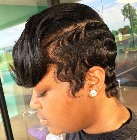 black side-swept pixie with bangs Black Pixie Cut, Black Hair Short Cuts, Short Black Hair, Side Bangs Hairstyles, Short Sassy Hair, Sassy Hair, Hair Affair, Short Black Hairstyles, Cute Hairstyles For Short Hair