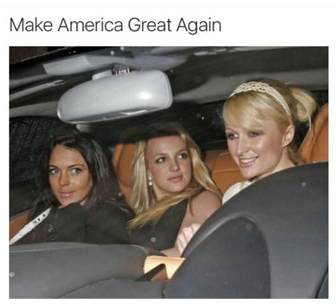 Make America Great Again lol Lindsay Lohan 2000s, Paris Hilton 2000s, Paparazzi Photos, 2000s Aesthetic, Lindsay Lohan, Iconic Photos, Holy Trinity, Paris Hilton, 2000s Fashion