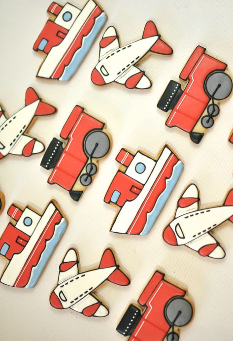 Transportation Cookies Decorated, Airplane Cookies Royal Icing, Adventure Cookies, Plane Cookies, Transportation Cookies, Travel Cookies, Airplane Cookies, Flood Icing, Car Cookies