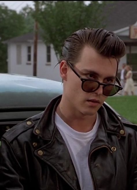 Greaser Hairstyle Men, Jony Dep, Greaser Guys, Loreal Hair Color Chart, Cry Baby Movie, Cry Baby 1990, Vintage Hairstyles For Men, Greaser Hair, Hair Movie