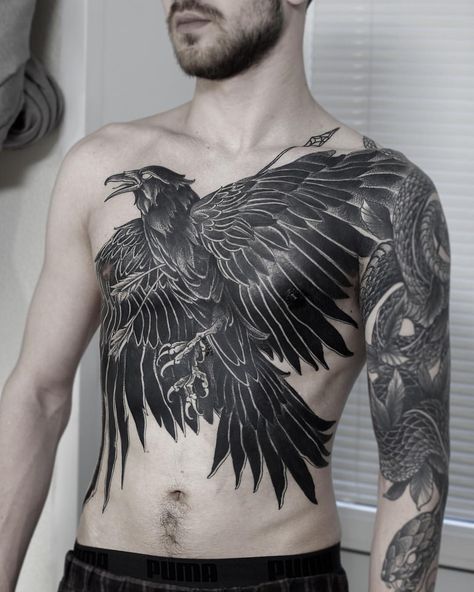 Ilya Dementyev Crow Tattoo Meaning, Owl Tattoo Meaning, Hairline Tattoos, Crow Tattoo Design, Phönix Tattoo, Bird Tattoo Wrist, Crow Tattoo, Owl Tattoo Design, Raven Tattoo