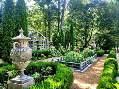 l Front Yard Fountain, Yard Fountain, Gravel Backyard, French Garden Design, Garden Urns, Formal Garden, Formal Gardens, Home Landscaping, Traditional Landscape