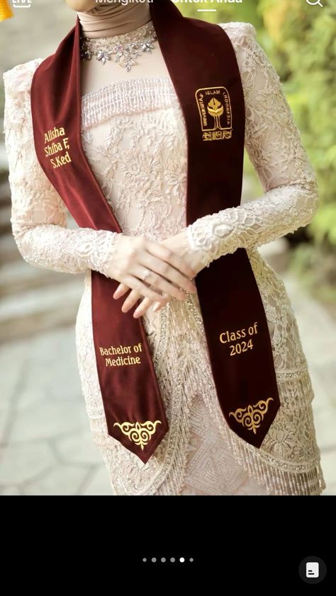 Wisuda Photoshoot, Grad Fits, Graduation Pose, Graduation Sash, Photoshoot Outdoor, Happy Husband, Graduation Photography Poses, Kebaya Dress, Graduation Poses