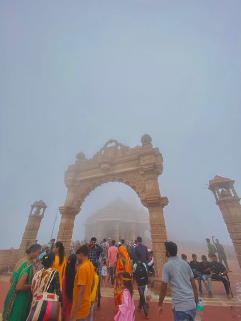 In the middle of clouds pavadhad hill maataji temple Pavagadh Temple New Photo, Pavagadh Temple, Hospital Admit, Devi Images, Devi Images Hd, Random Clicks, Portrait Photo Editing, Emoji For Instagram, Blue Background Images