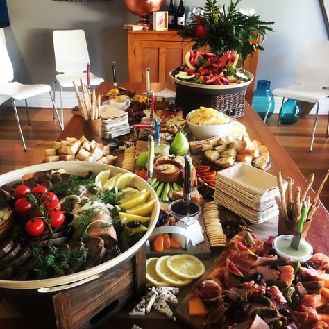 Delicious spread  @amazinggrazers Spanish Dinner, Holiday Cheese, Tapas Party, Spring Garden Party, Table Manners, Entertaining Friends, Dinner With Friends, Tea Sandwiches, Food Display