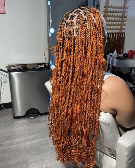 Ginger Braids Black Women Black Roots, Orange Bohemian Knotless Braids, Braided Hairstyles Orange, Ginger Boho Braids Black Women, Fall Color Box Braids, Ginger Bohemian Knotless Braids, Orange Braids For Black Women, Ginger Boho Knotless Braids, Braid Hair Dos